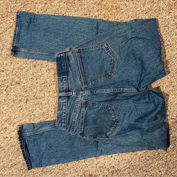 Abercrombie & Fitch Medium Wash Jeans - Picture 2 of 3